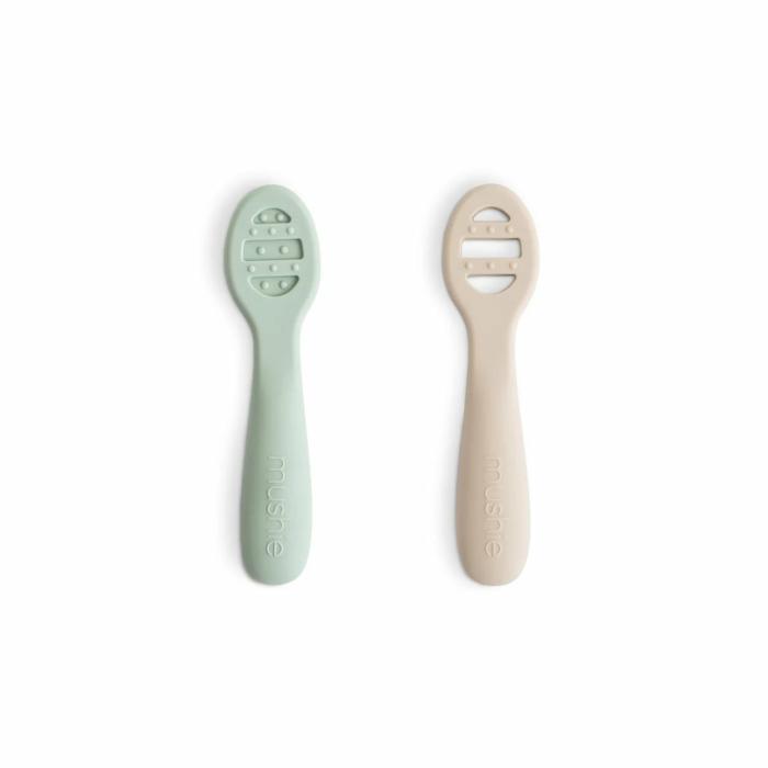 First Feeding Baby Spoons 2-Pack – Cambridge Blue & Shifting Sand Feed